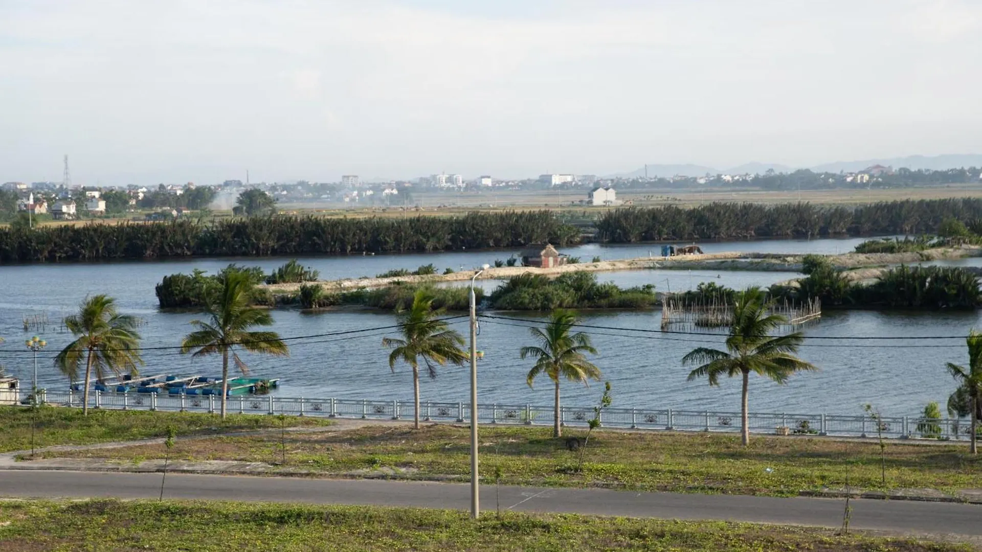 1 Stop Vivi An Bang Beach Hoi An Hotel